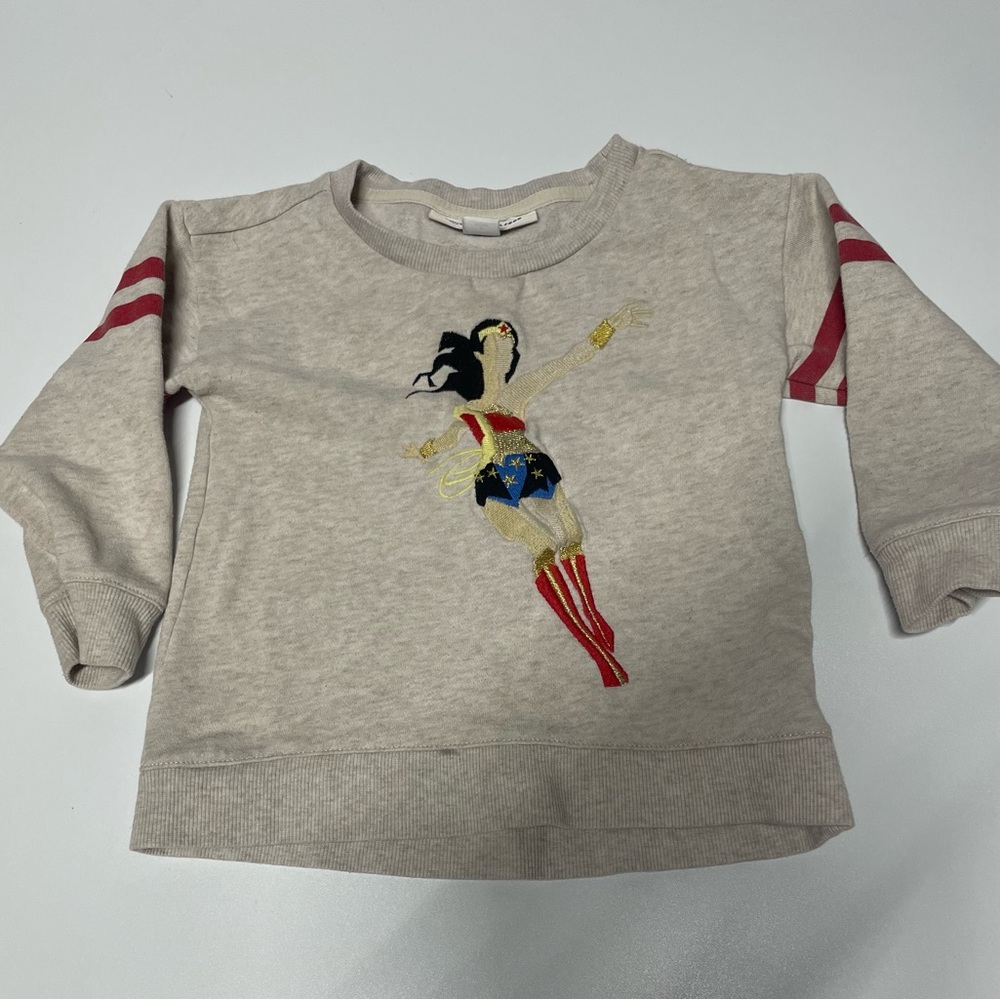 Gap Kids Wonder woman Sweatshirt Top Crew 2T Junk Food Embroidered